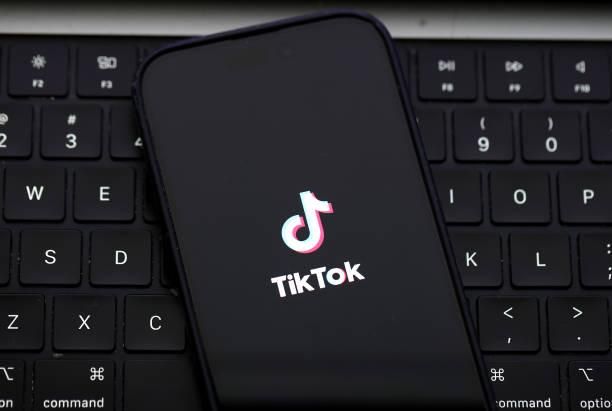 Governo dos EUA considera opções para evitar banimento do TikTok