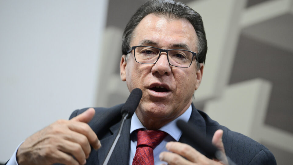 Nova contribuição sindical pode sair em fevereiro, diz ministro