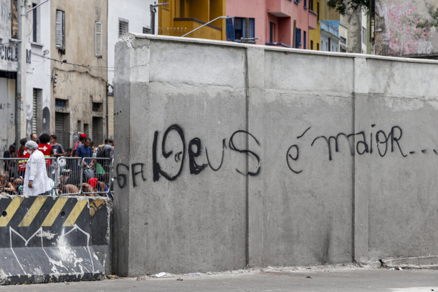 Para parlamentares do partido, muro ao redor da Cracolândia nega dignidade humana e viola igualdade, liberdade e acesso a direitos essenciais Foto: Paulo Pinto/Agência Brasil