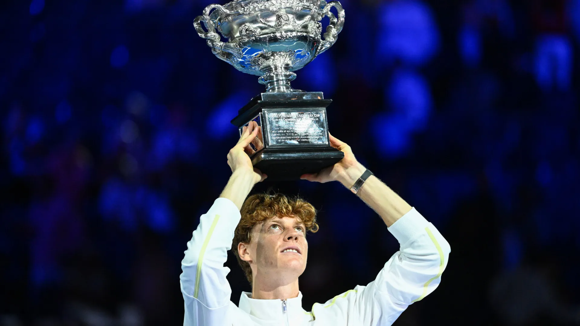 Sinner supera Zverev por 3 sets a 0 e é bicampeão do Aberto da Austrália