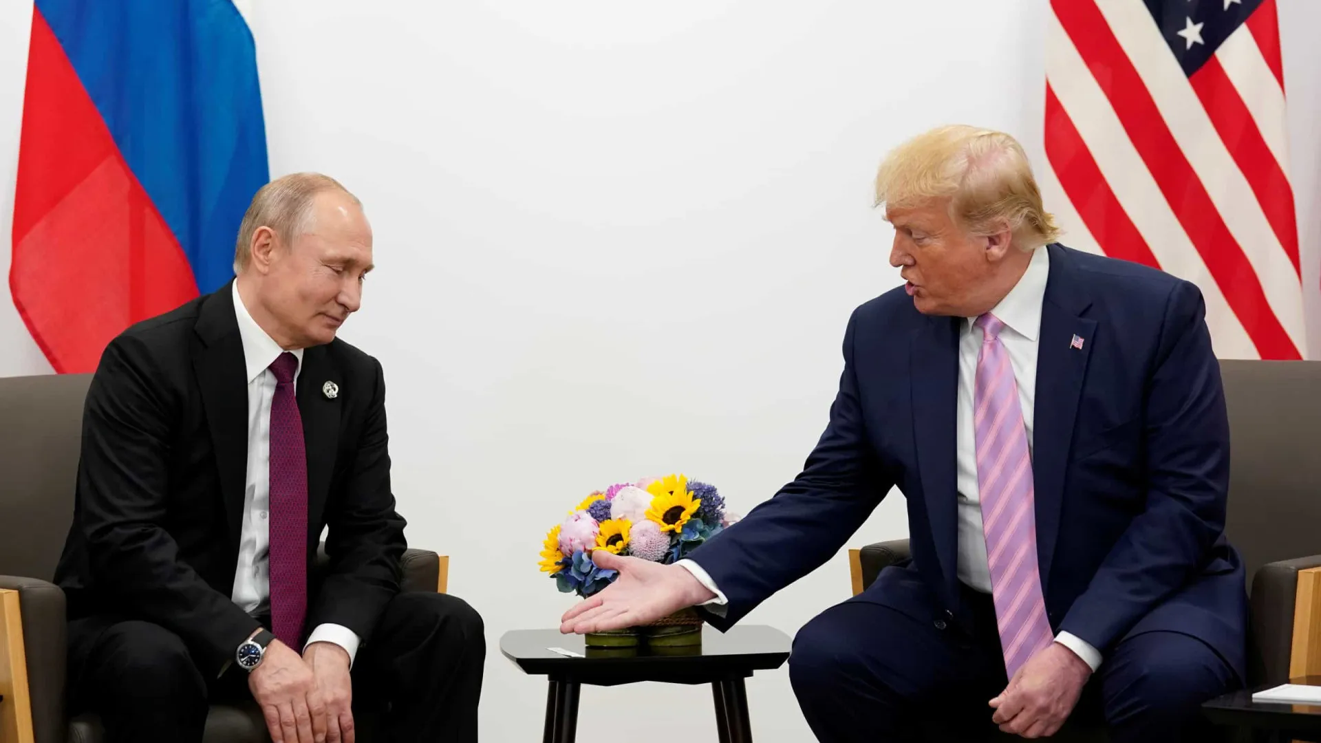 Trump e Putin mantêm pressão, e Zelenski fala em negociar