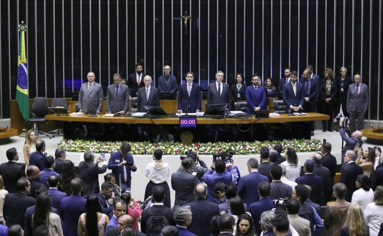 mesa da Sessão Solene em homenagem aos 40 anos da redemocratização