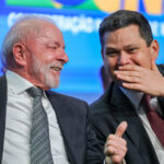 Alcolumbre sinaliza recuo e volta a negociar com Lula