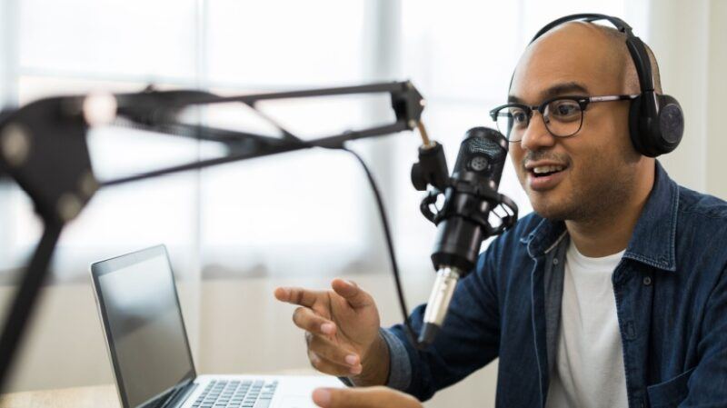 Podcasts de treinamento on -line: maneiras criativas de reduzir os erros de trabalho