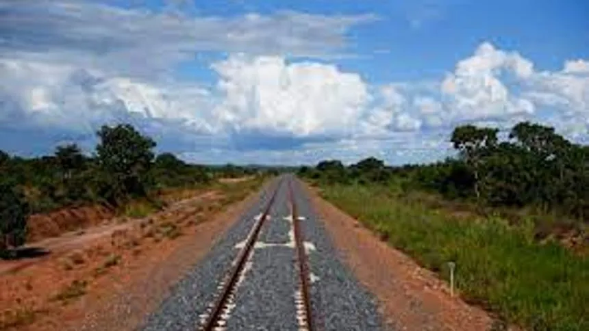 Governo brasileiro fecha parceria com estatal chinesa e pode viabilizar polêmica rota ferroviária bioceânica