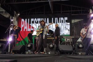 Prefeitura de São Paulo interrompe show pró-Palestina - 11/07/2025 - Ilustrada