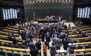 Deputados na sessão do Plenário desta quarta-feira