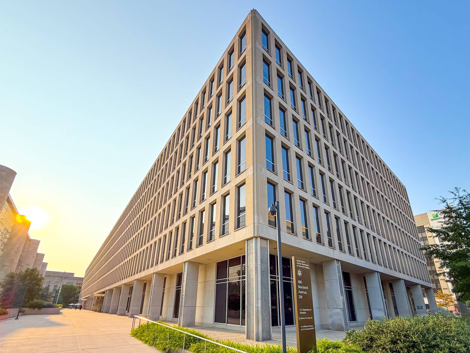 Corner view of a 6-story building