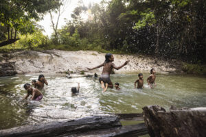 Subnotificação esconde intoxicação em indígenas - 03/09/2025 - Equilíbrio e Saúde