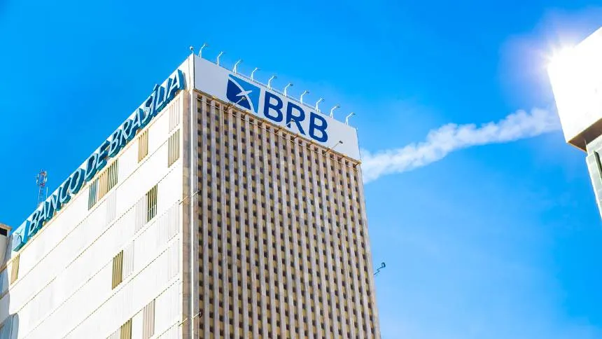 BRB e governo do DF avaliam os riscos de recorrer a veto para compra do Banco Master