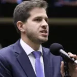 Câmara aprova aumento gradual de licença-paternidade para até 20 dias