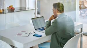 Como avaliar e escolher seu provedor de conteúdo de eLearning