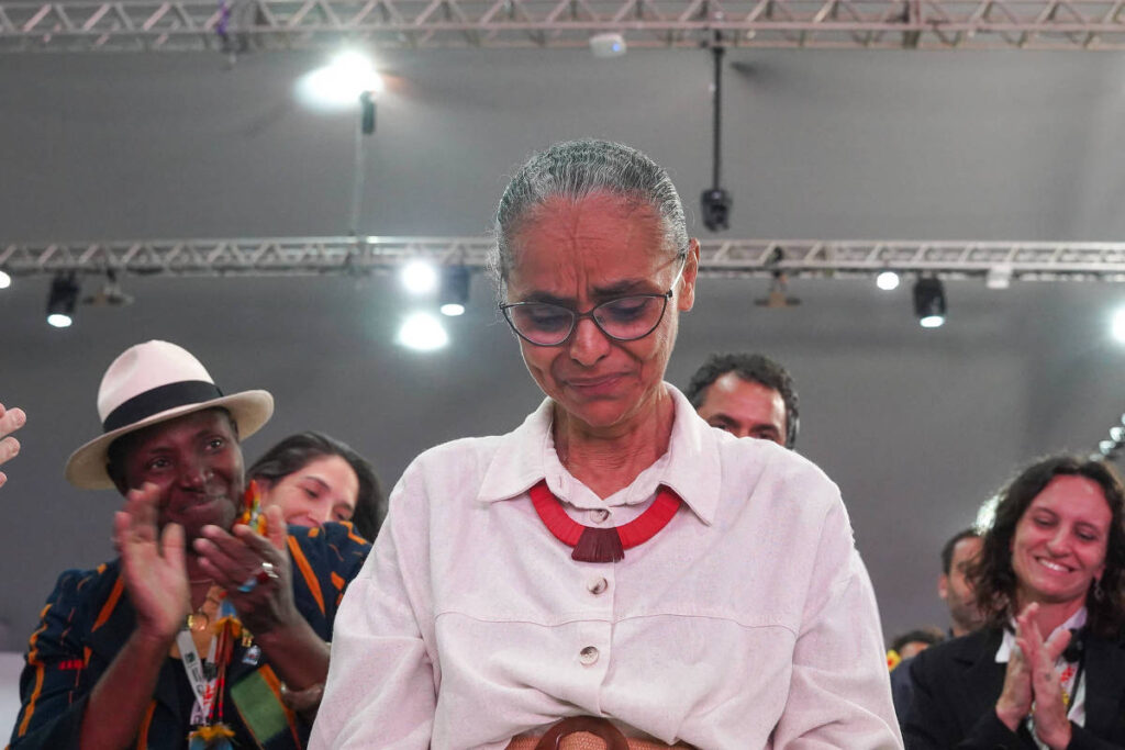 Marina é aplaudida de pé no encerramento da COP30 - 22/11/2025 - Ambiente