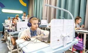 Unesco quer ensinar crianças a prevenir violência digital nas escolas