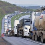 Caminhoneiros convocam greve para esta quinta-feira (4)