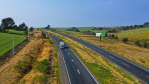 Com categoria dividida, greve de caminhoneiros tem baixa adesão
