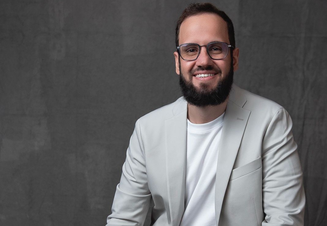 Customer Experience no Varejo de 2026: entrevista com Paulo Brenha, voz estratégica do setor que redefine a experiência do cliente