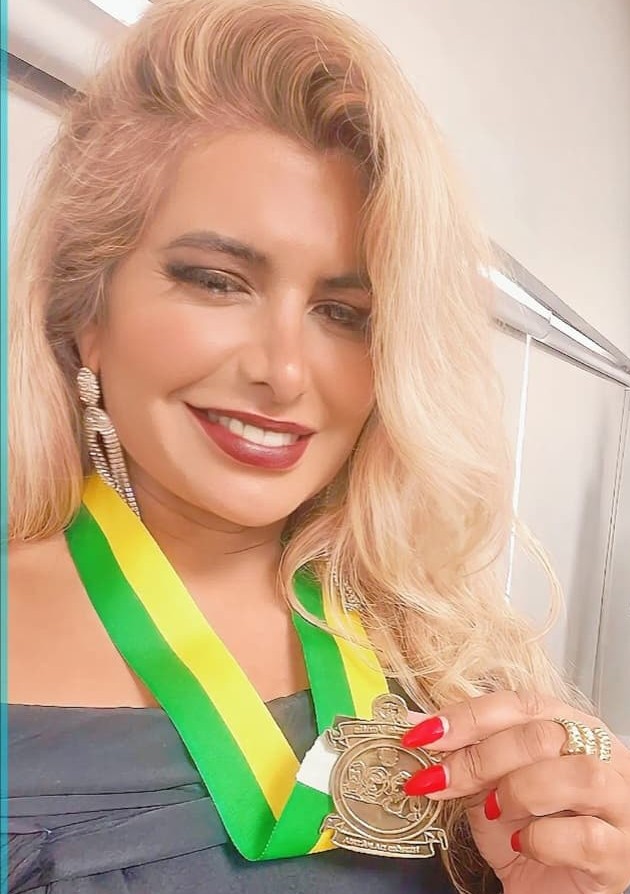 Dra. Marcela Amaral é homenageada por destaque na Neuropsicologia no Rio de Janeiro