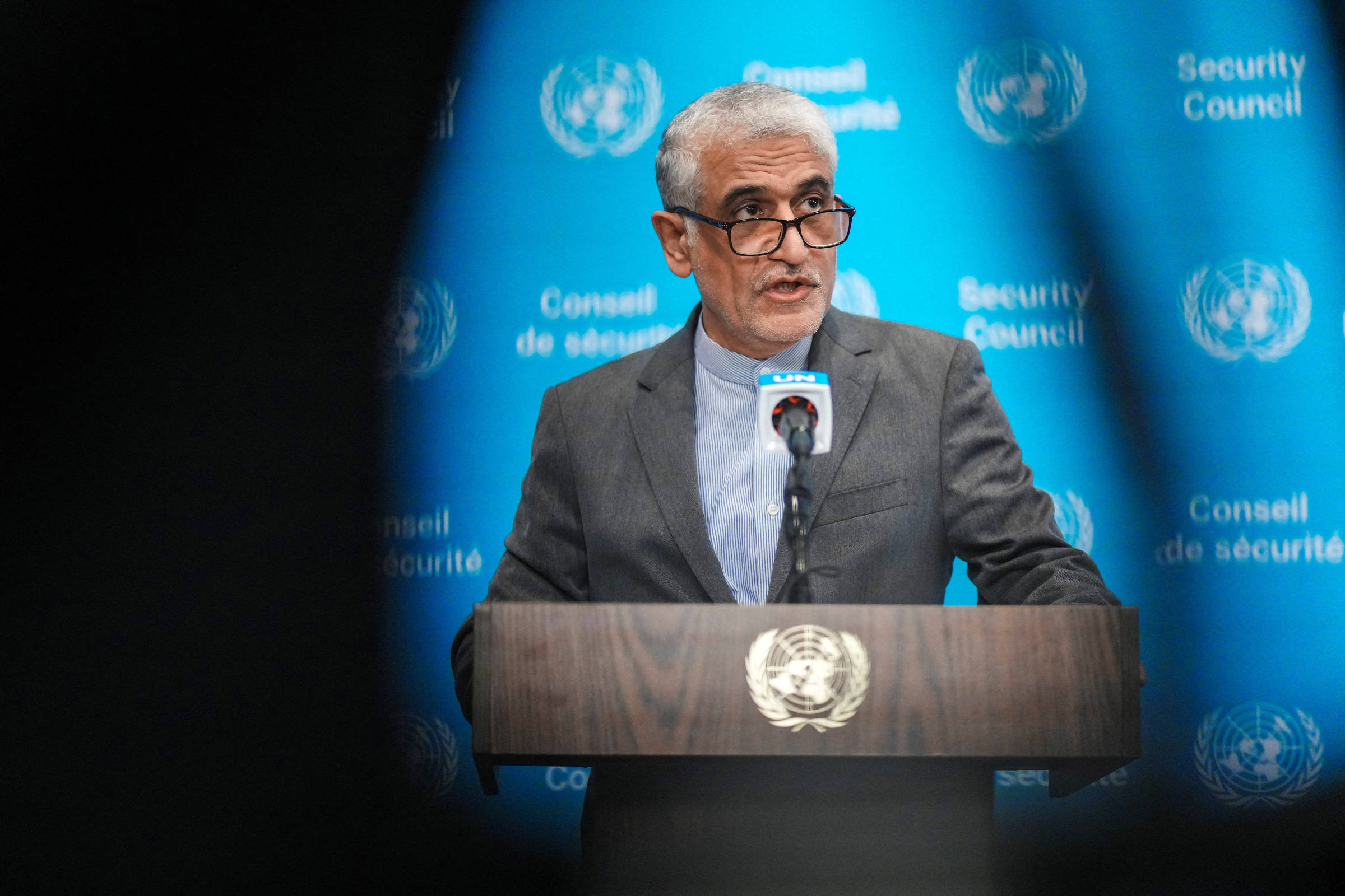 Irã acusa EUA de transformar atos pacíficos em violentos – 09/01/2026 – Mundo