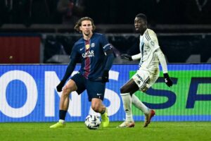 PSG derrota Paris FC em primeiro encontro desde 1978 - 04/01/2026 - Esporte