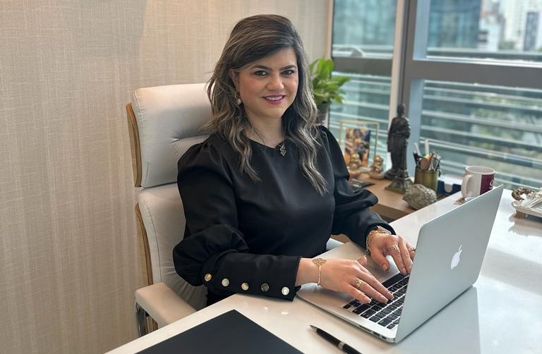 Ana Cristina Martins de Souza é a Nova Colunista Especializada em acelerar o fechamento de negócios imobiliários seguros.