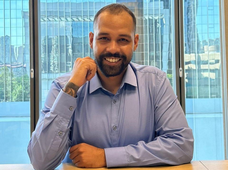 Romildo Alves do Nascimento estreia como novo colunista e leva a Inteligência Artificial para o centro das decisões de carreira e mercado