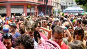 Guia anti-roubo: prepare seu celular antes de cair na folia