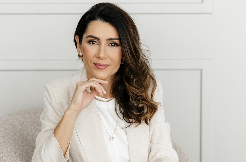 Terapeuta formada pela UFSCar transforma clínicas em negócios lucrativos e lidera movimento de maturidade empresarial feminina na saúde