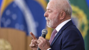 Lula sanciona PL antifacção e defende trechos criticados pelo Ministério da Justiça