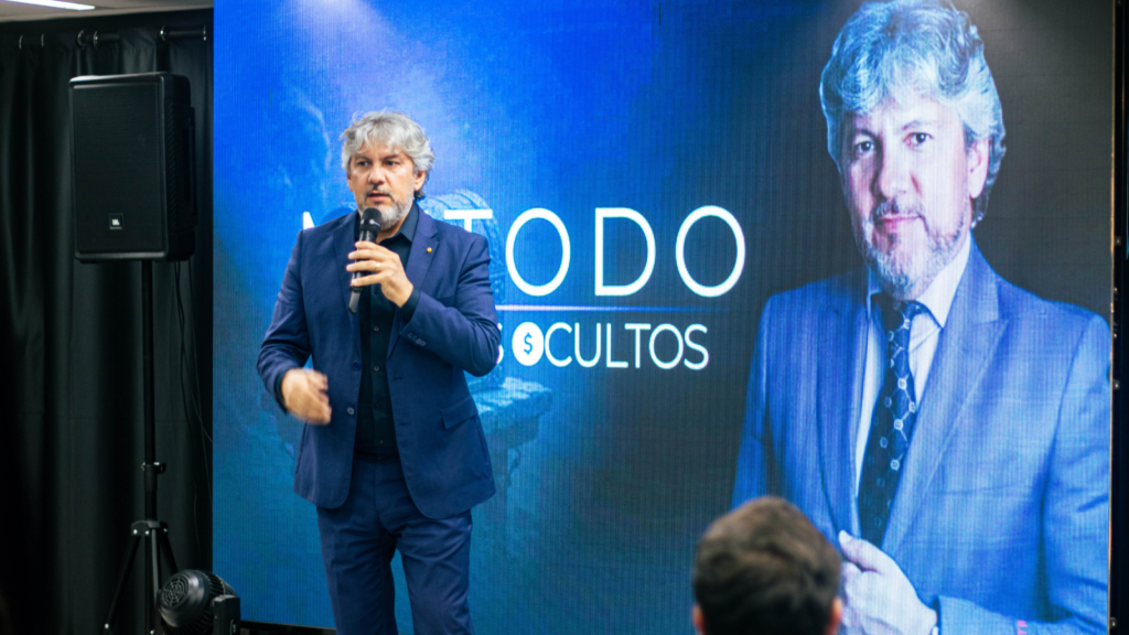 Apresentação do evento Método Créditos Ocultos durante encontro que reuniu contadores, advogados e empresários para discutir oportunidades tributárias no regime de lucro real.