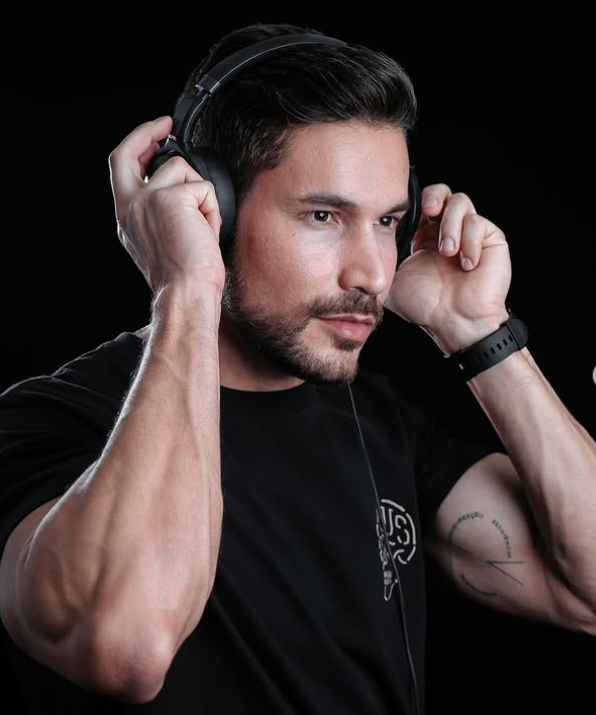DJ Canecchia comanda noite no 300 Sky Bar e promete agitar a Faria Lima nesta sexta-feira