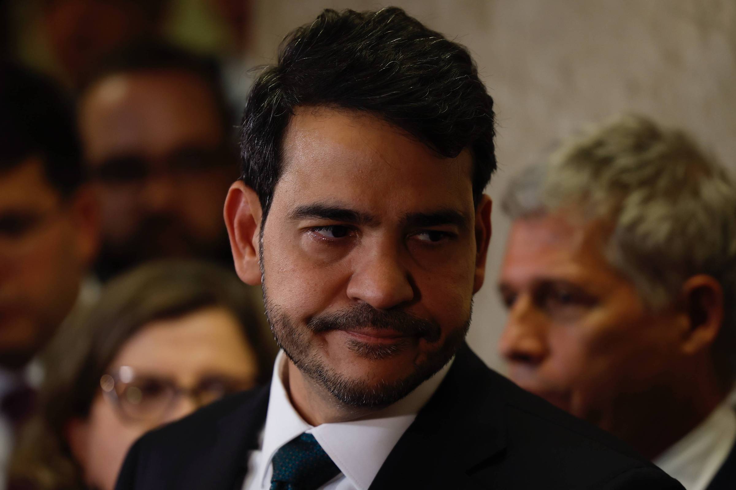Penduricalhos e privilégios proliferam rápido – 06/05/2026 – Adriana Fernandes