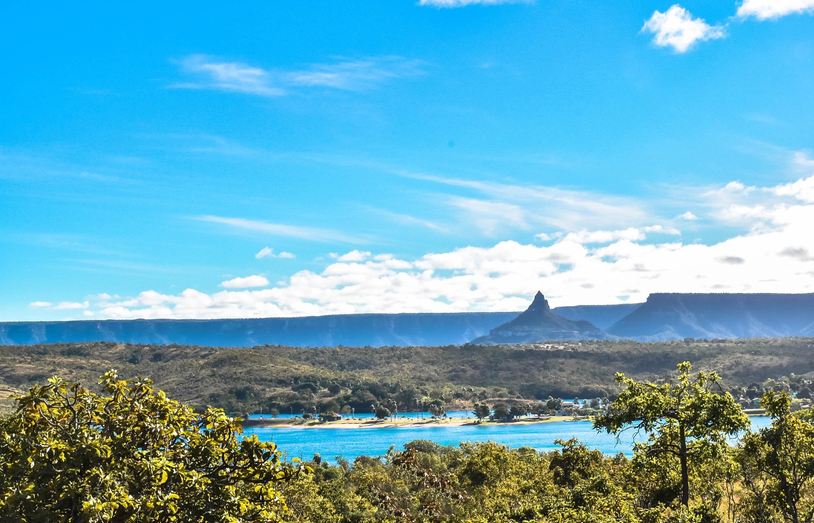 Brasília mais perto do paraíso: Lagoa da Serra encanta turistas no coração do Tocantins