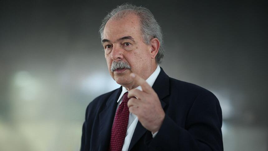 Após Banco Master, próximo escândalo será com os fundos de investimento, diz Mercadante
