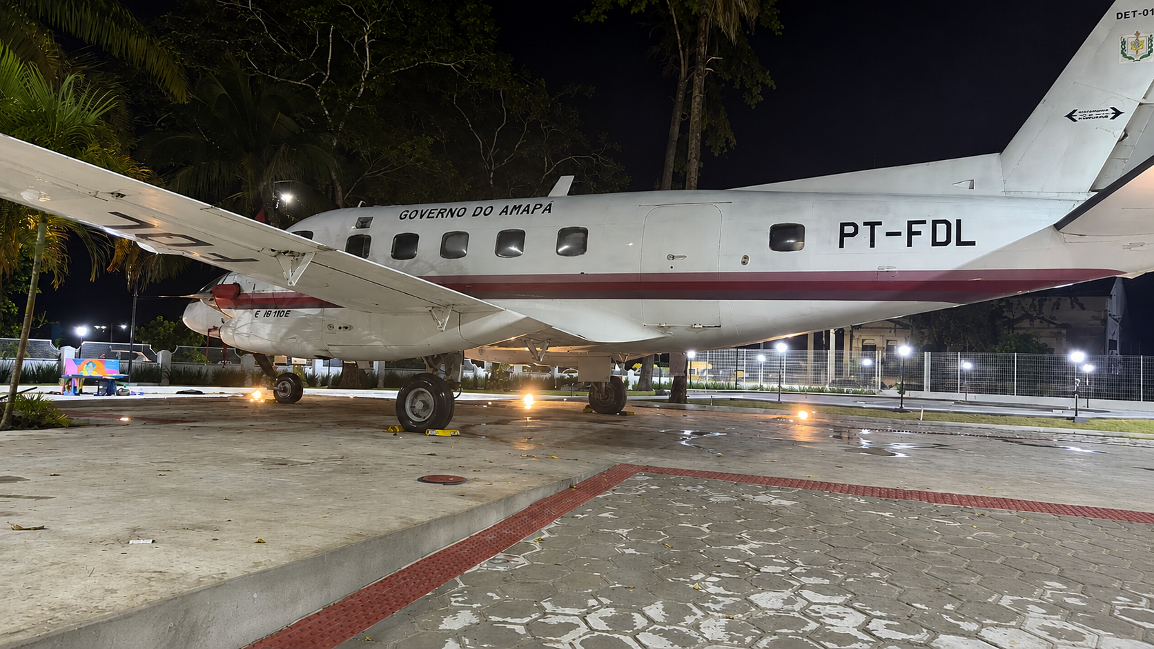 Aeronave parada há mais de 30 anos vira laboratório real para teste de tecnologia de limpeza industrial