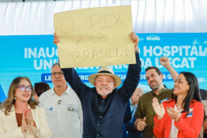Pix sobe nos palanques de Lula e de Flávio Bolsonaro - 09/06/2026 - Dora Kramer