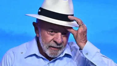 TCU aprova contas de Lula com ressalvas e alertas para Correios