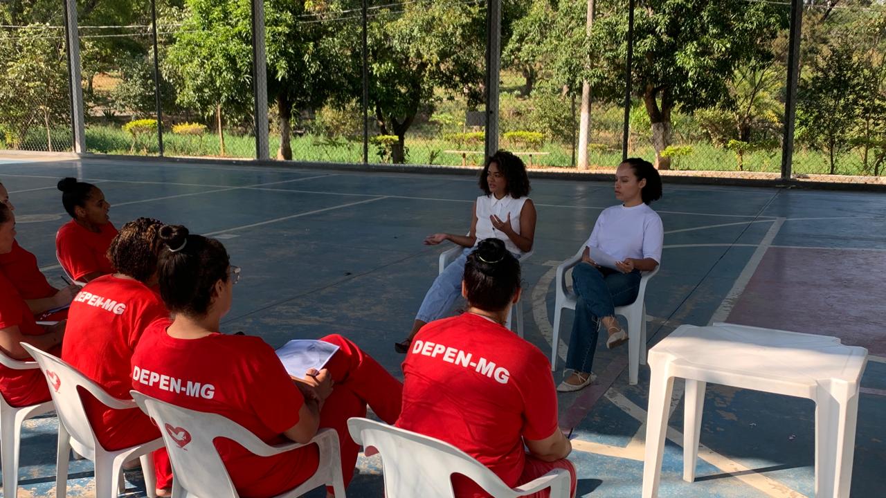 Curso dentro de presídio devolve esperança e abre novos caminhos para mulheres privadas de liberdade