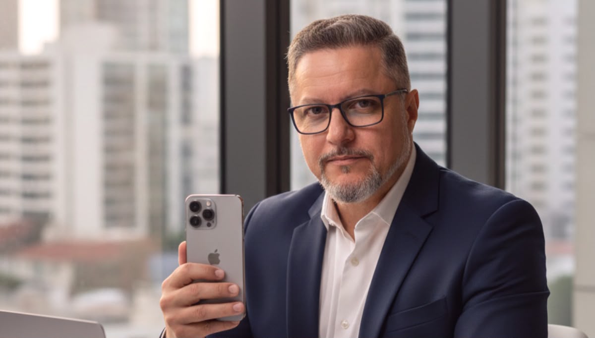 “Marketing Digital Descomplicado” apresenta estratégias práticas para empresários transformarem visibilidade em resultados