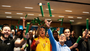 Empresários participam da Dealmakers Academy em Campinas durante dinâmica conduzida por Ricardo Bellino, evento que debate liderança, crescimento dos negócios e alta performance.