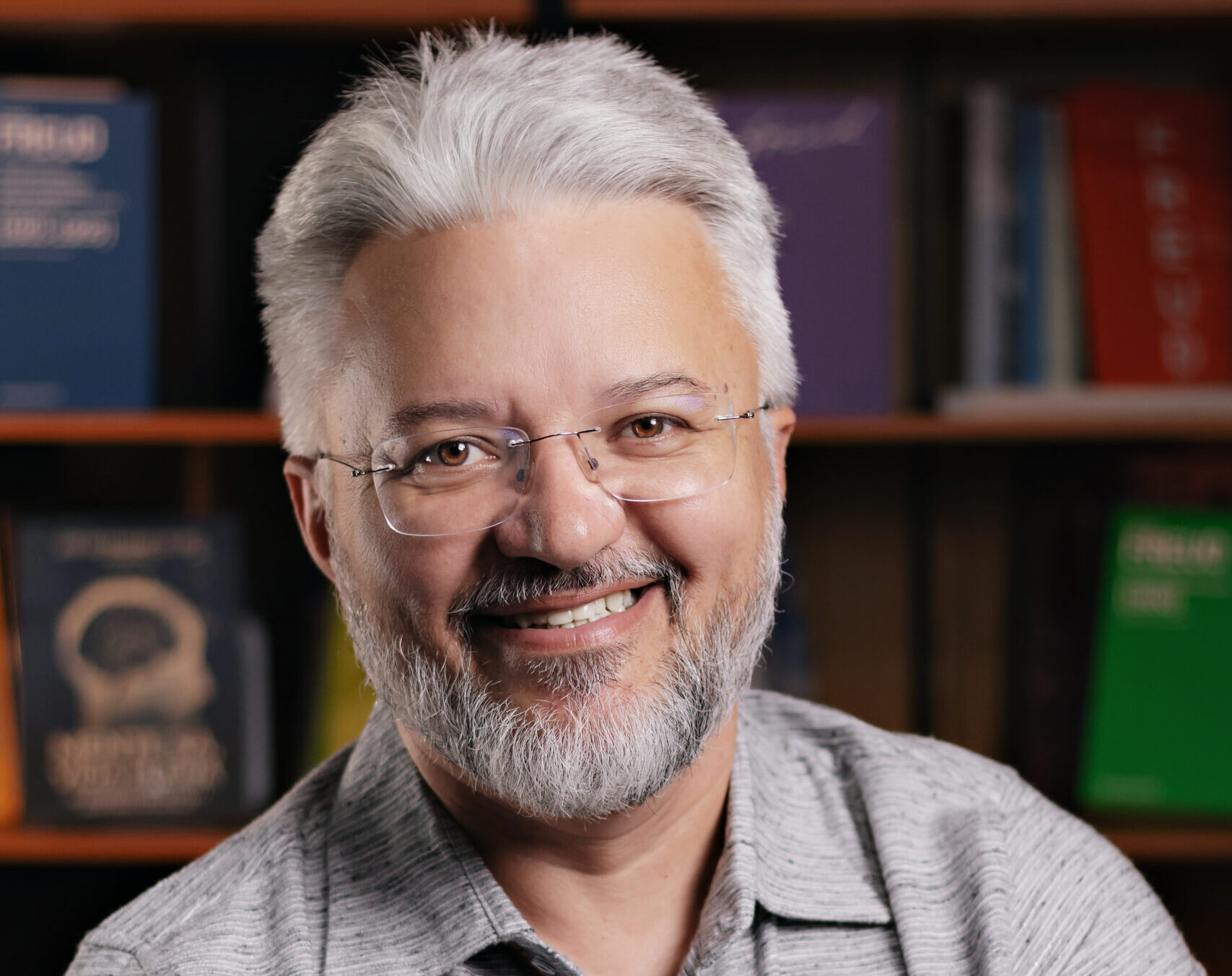 Psicanalista e Implementador de NR1 Valter Cruz alerta as Empresas: O STF suspendeu as multas, não a Norma