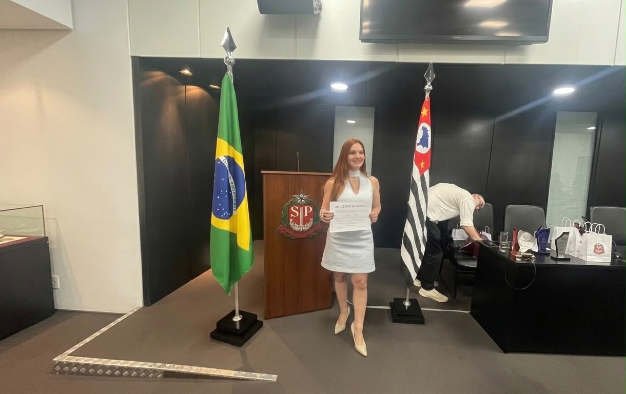 Empresária homenageada na ALESP anuncia lançamento do Estuda Brasil Omverso, iniciativa voltada ao acesso ao ensino superior