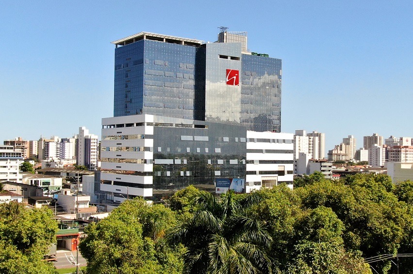 Golpe na calada da noite tenta derrubar presidente que salvou o Grupo Trasmontano da falência