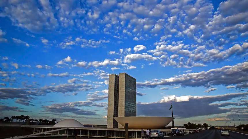A maratona para zerar a fila de 87 vetos e 32 MPs antes que a eleição paralise Brasília