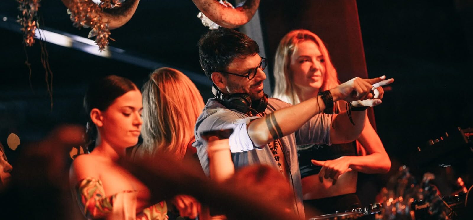 Após cinco meses em turnê pela Europa, DJ brasileiro Lipy conquista público em diversos países