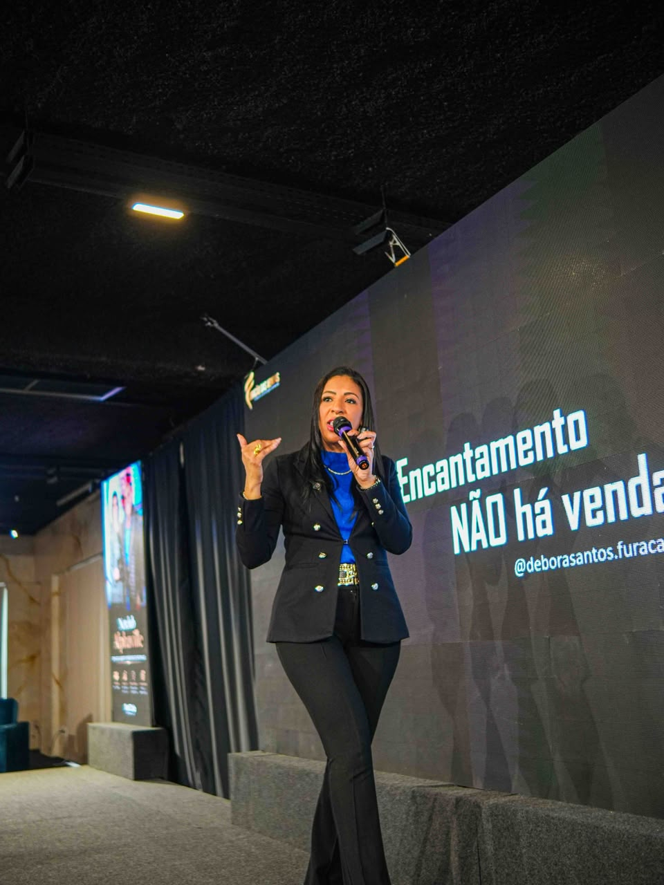 Débora Santos, o “Furacão das Vendas”, amplia atuação empresarial com Grupo TS e conexões no NetClub Alphaville