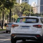Adesivo eleitoral pode cancelar o seguro do carro? Entenda