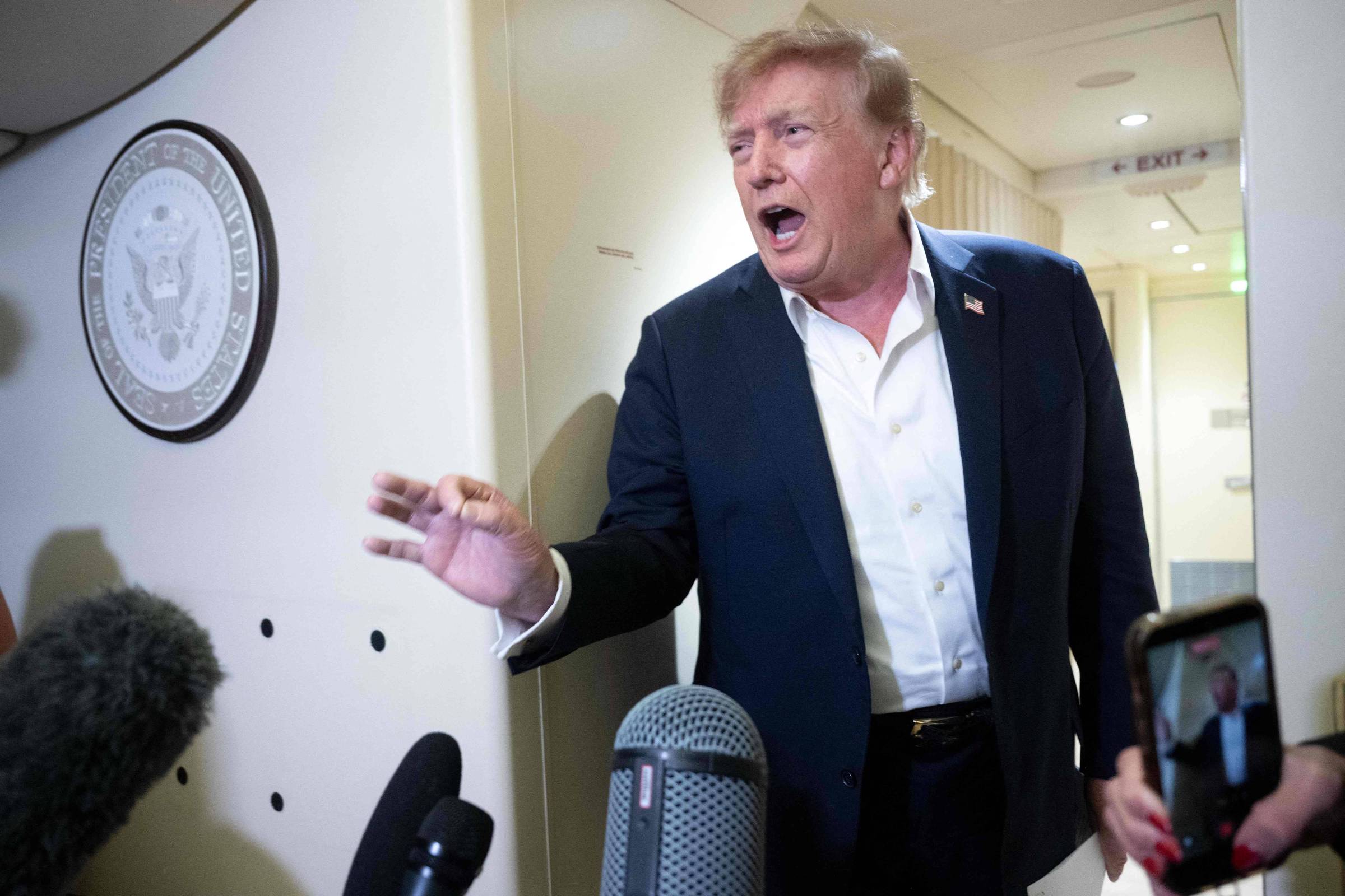 Aprovação de Trump sobe após atingir mínima histórica – 14/09/2026 – Mundo