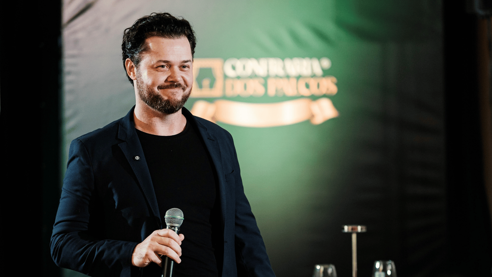 Marcelo de Lara durante participação na Confraria dos Palcos, ambiente voltado ao desenvolvimento de palestrantes, troca de experiências e aperfeiçoamento da comunicação.