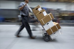 Economia - indústria e comércio - entregas logística encomendas delivery e-commerce comércio eletrônico